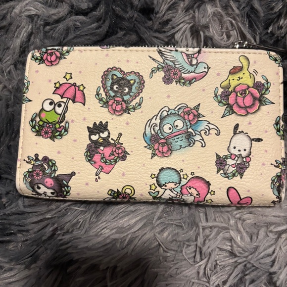 Loungefly x Sanrio Tattoo Flash Wallet - Picture 5 of 5